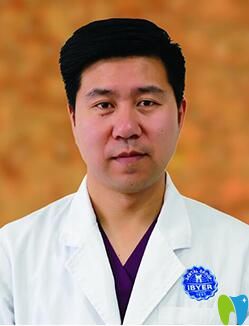 田昆鵬 煙臺(tái)拜博口腔院長(zhǎng)