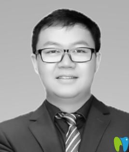 烏魯木齊栽華口腔診所田晨