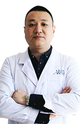 麗江德柏口腔醫(yī)院 馬丹軍