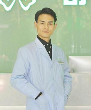 玉溪舒爾口腔門診 范繼偉 