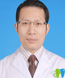 廈門宏沅膛口腔許保春院長(zhǎng)