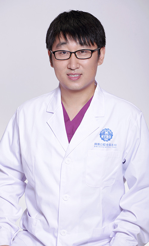 大連拜博口腔醫(yī)院曲學(xué)輝