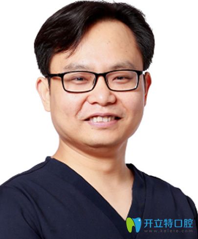 重慶維樂口腔楊國(guó)平醫(yī)生