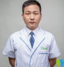 福州登特口腔正畸資深醫(yī)生<!--<i data=20240703-sp></i>-->華