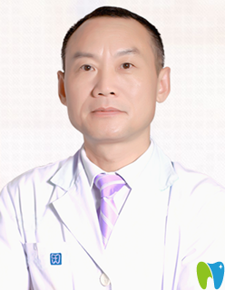 重慶牙衛(wèi)士口腔醫(yī)院 曾凡軍 