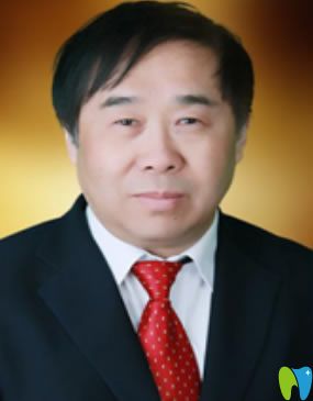 洛陽拜博口腔種植牙醫(yī)生楊小林