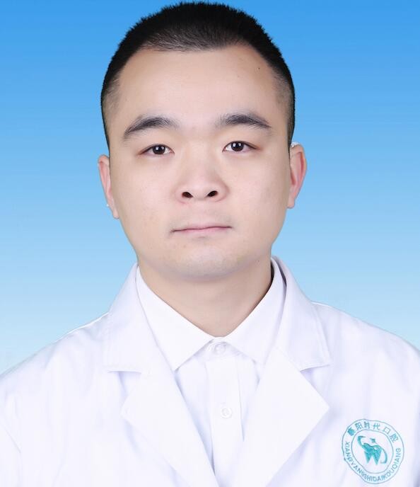 襄陽時代口腔門診部 陳文科