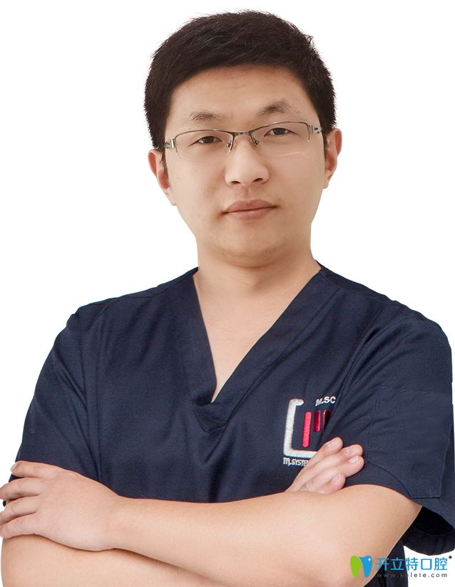 重慶維樂口腔黎輝醫(yī)生