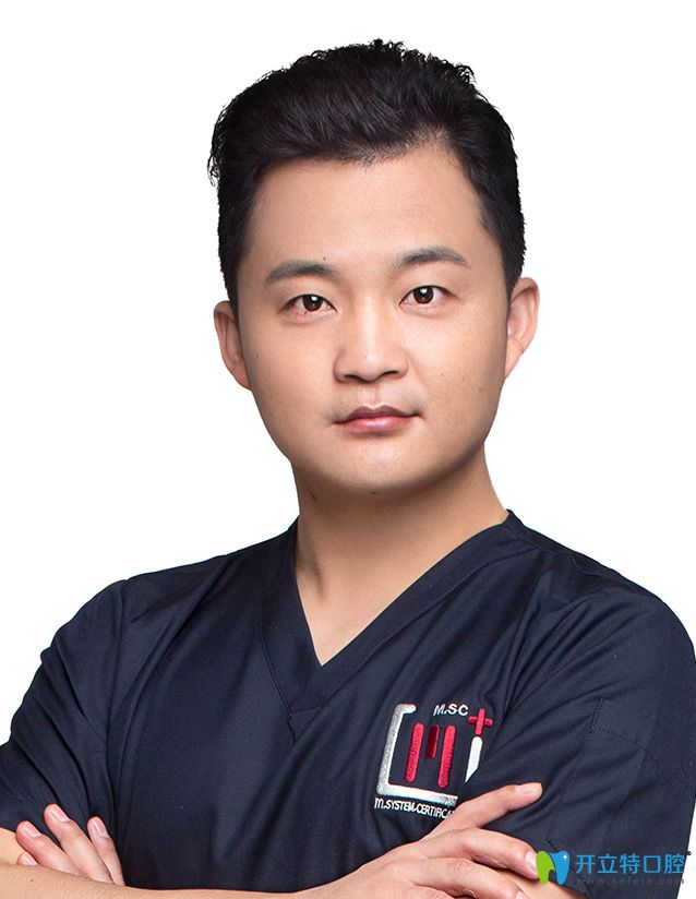 重慶維樂口腔巴懷博醫(yī)生