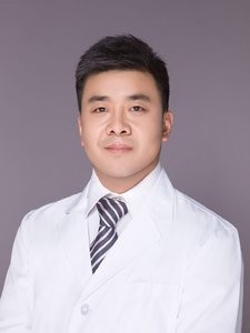 北京瑞鯊口腔門診部靳迎君