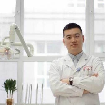 深圳佳美口腔門(mén)診部顧騰飛