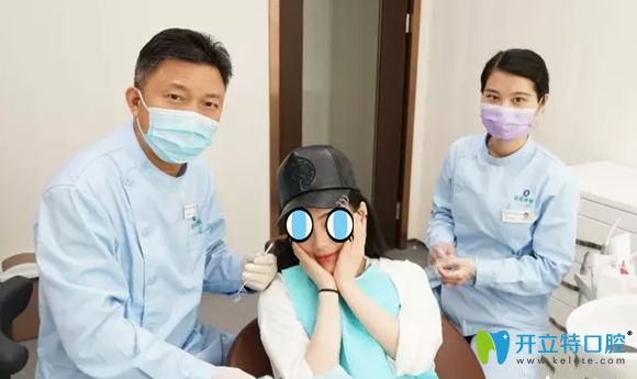 奚漢華醫(yī)生和顧客合影照 奚漢華醫(yī)生和顧客合影照