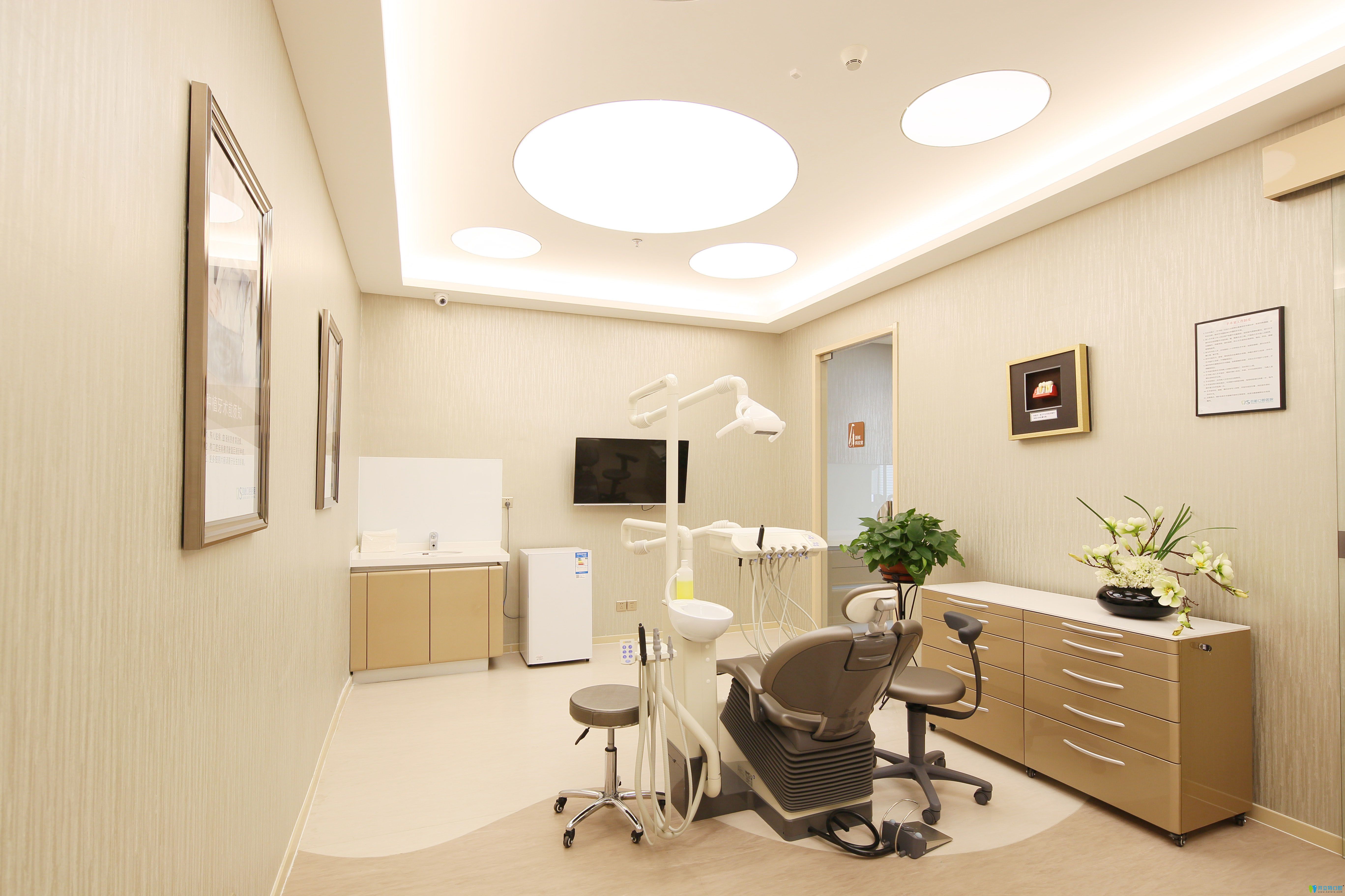 北京勁松口腔醫(yī)院診療室 北京勁松口腔醫(yī)院診療室