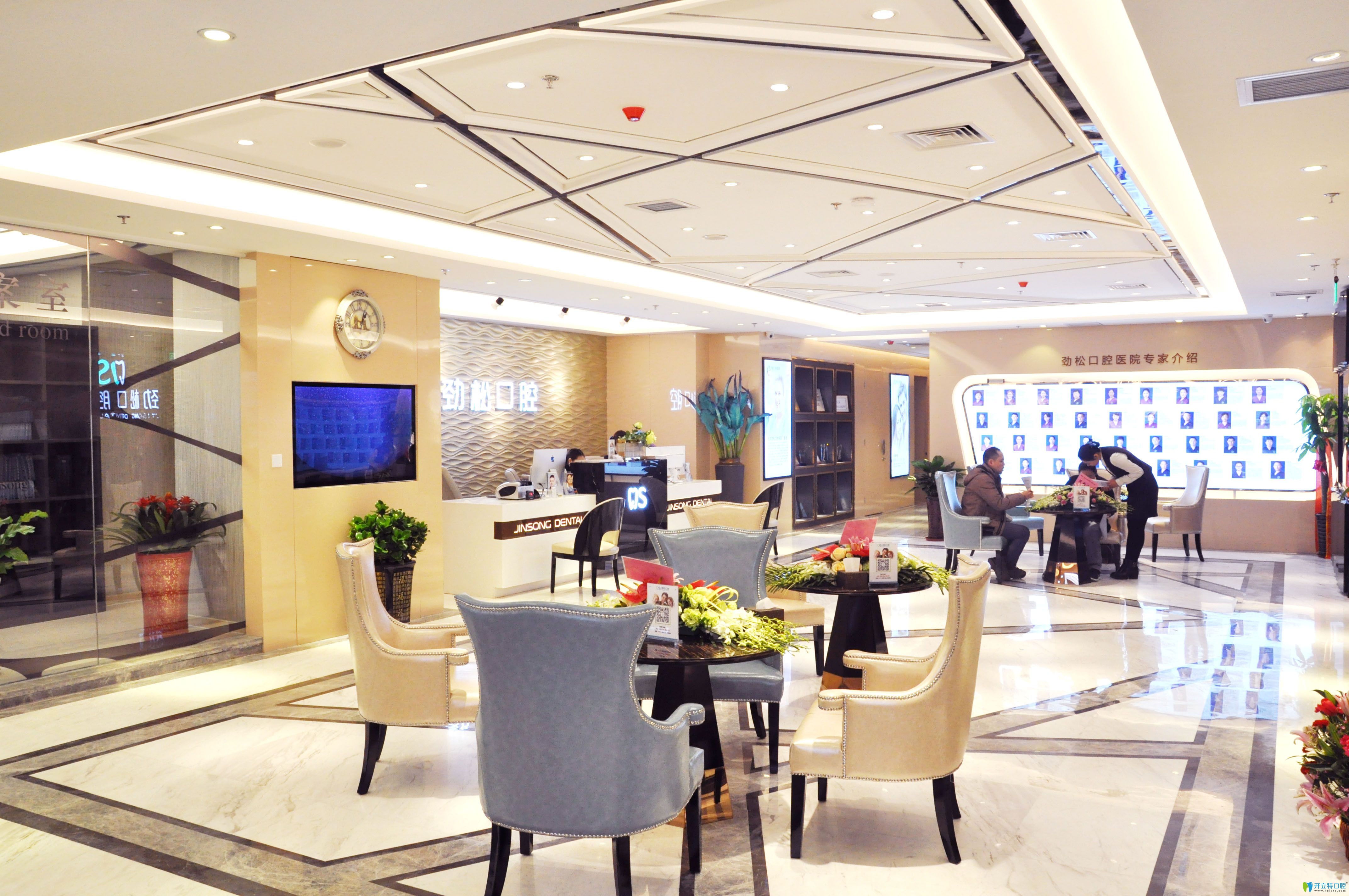 北京勁松口腔醫(yī)院大廳 北京勁松口腔醫(yī)院大廳