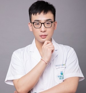 長沙牙祖口腔門診部吳澤宇