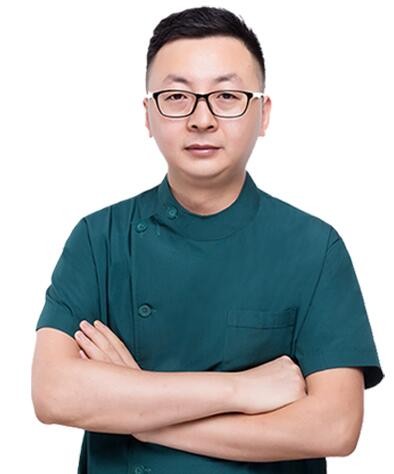 貴陽(yáng)博美口腔門診部 任猛