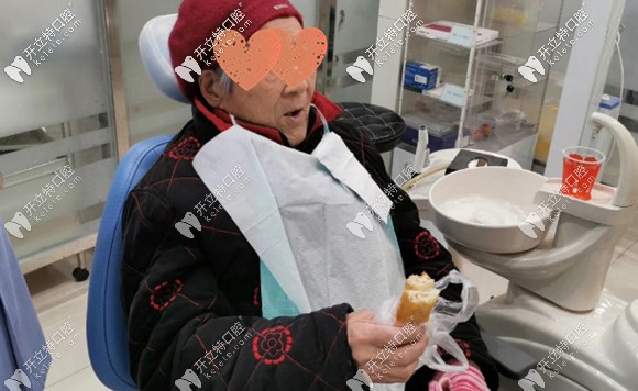 做All-on-6半口種植術(shù)后即可進(jìn)食