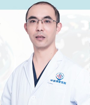 成都團(tuán)圓口腔王偉