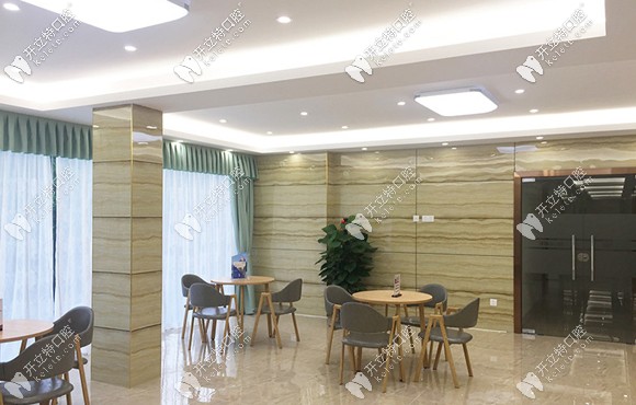 牙百年口腔青秀區(qū)星湖路門店-大廳環(huán)境 牙百年口腔青秀區(qū)星湖路門店-大廳環(huán)境