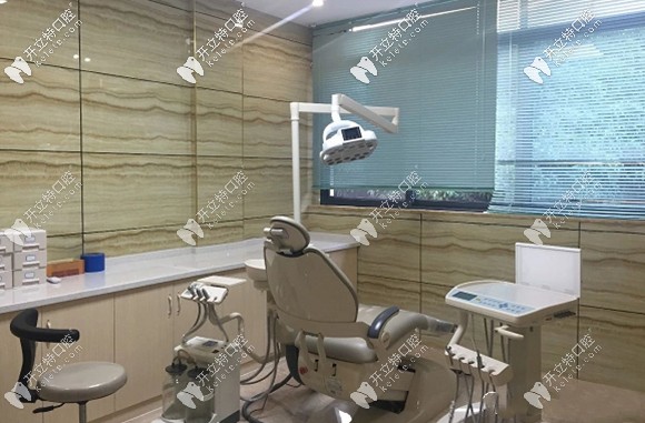 南寧青秀區(qū)牙百年口腔的治療室 南寧青秀區(qū)牙百年口腔的治療室