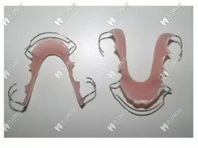 并不是所有深覆合都戴平導來打開咬合, 否則臉型會有變化喲