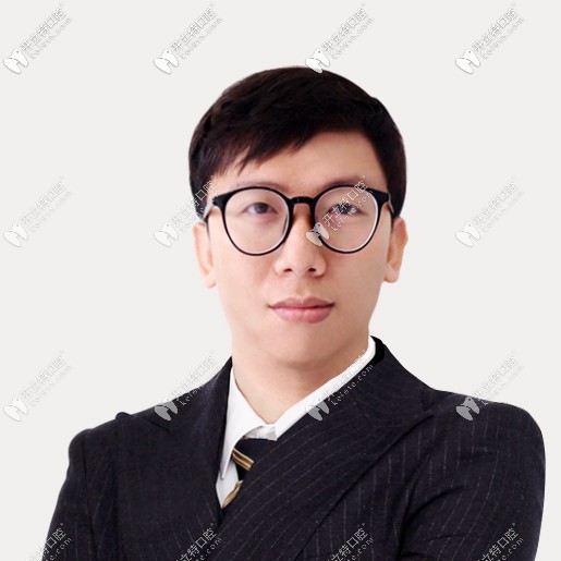 海口微笑口腔醫(yī)院陳是富