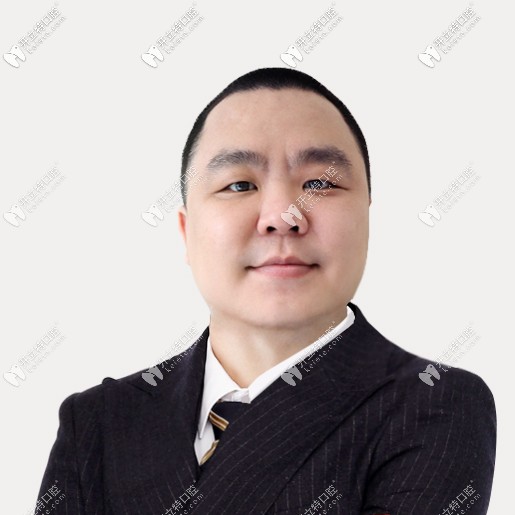 ?？谖⑿谇会t(yī)院林剛