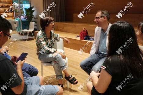 安諾德與他的顧客朋友們 安諾德與他的顧客朋友們