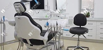 鳳華口腔擁有多臺(tái)新進(jìn)的牙椅