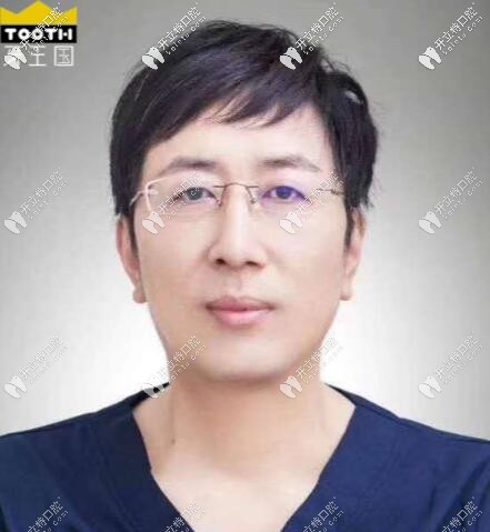 蘭州牙王國數(shù)字化口腔門診部 曹福春