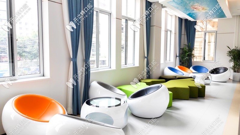 頭次來就愛上了他家的休息區(qū)