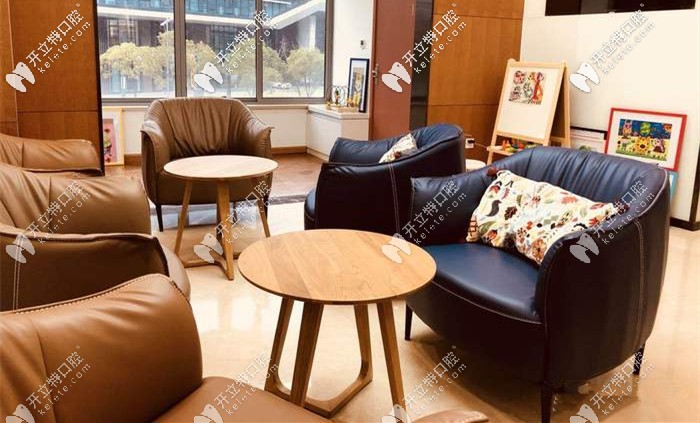 供顧客歇息的休息區(qū)域 供顧客歇息的休息區(qū)域