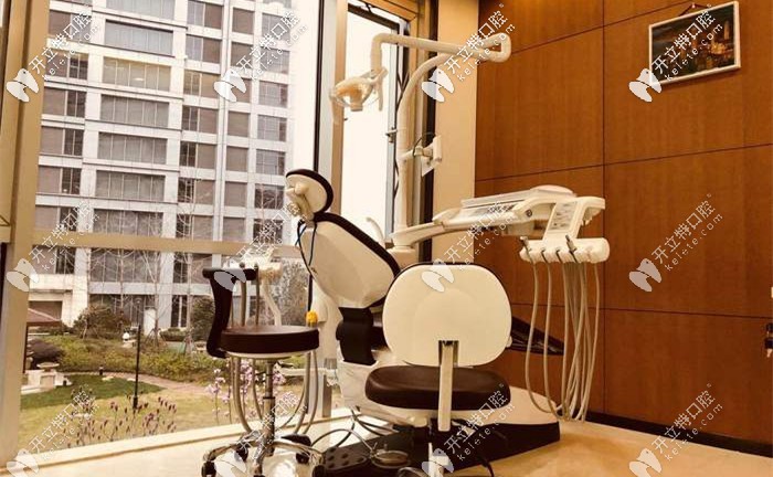 獨(dú)立的數(shù)字化牙椅 獨(dú)立的數(shù)字化牙椅