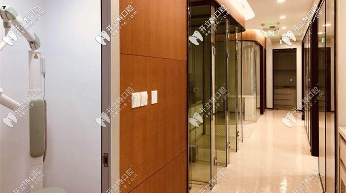 走廊的科室分診嚴(yán)明 走廊的科室分診嚴(yán)明