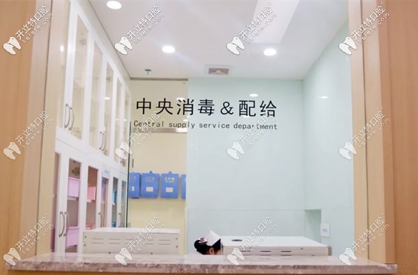 南充美昂口腔醫(yī)院手術(shù)室采用三進(jìn)三出和層流級(jí)消毒設(shè)置