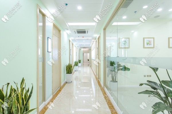 美昂口腔是按照高檔會(huì)所標(biāo)準(zhǔn)設(shè)計(jì)建造