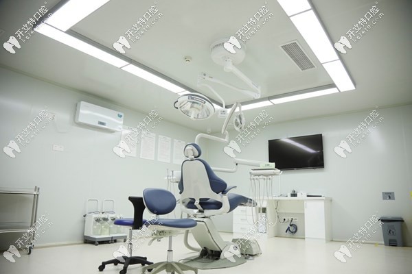 昆明竹子口腔無(wú)菌種植牙手術(shù)室