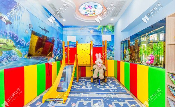 特有的大型兒童游樂設備 特有的大型兒童游樂設備