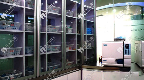 消毒室雖然不大，但全透明的設(shè)計，讓人更放心