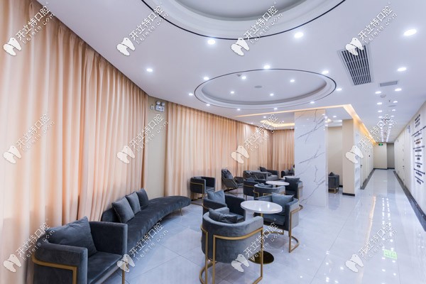 候診區(qū) 候診區(qū)