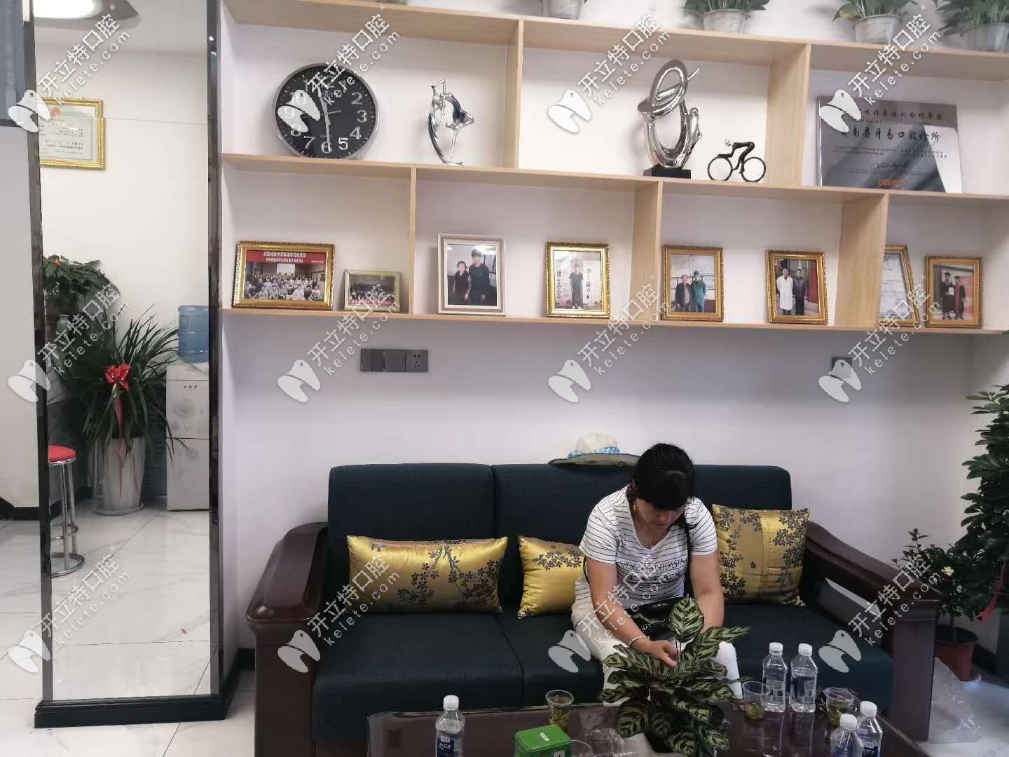 商洛牙易口腔候診區(qū) 商洛牙易口腔候診區(qū)