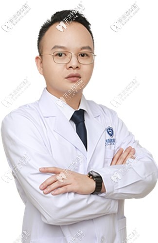 深圳拜爾口腔龍華店石金鑫主任 深圳拜爾口腔龍華店石金鑫主任