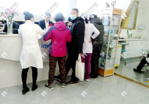 活動當(dāng)天，場面很火爆