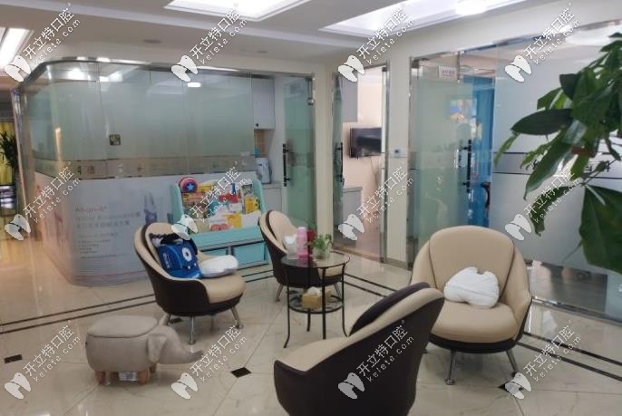 院內(nèi)休息區(qū)環(huán)境 院內(nèi)休息區(qū)環(huán)境