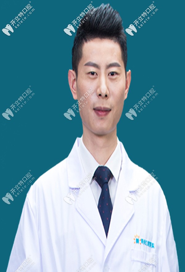 朗崇侖-岳陽(yáng)陽(yáng)光口腔全科醫(yī)師