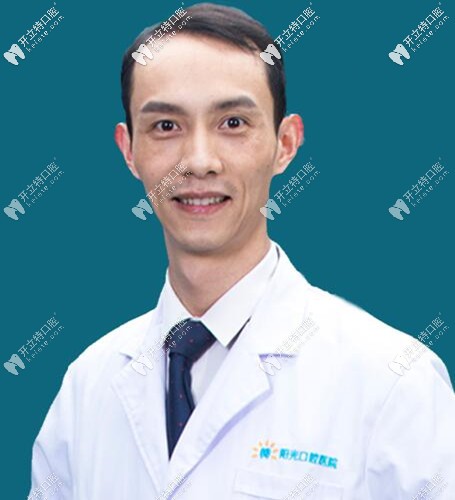 岳陽(yáng)陽(yáng)光口腔醫(yī)院許宏亮醫(yī)生