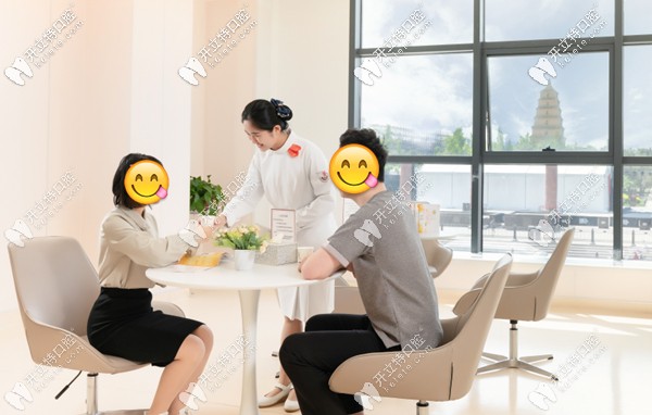 天山區(qū)小白兔口腔提供360天無假日服務(wù)