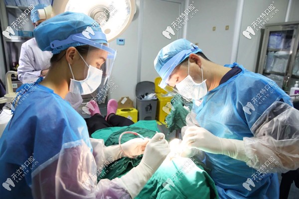 好大夫牙科的種植牙手術現(xiàn)場 好大夫牙科的種植牙手術現(xiàn)場