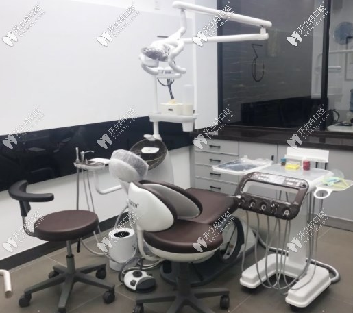 方輝口腔檢查室