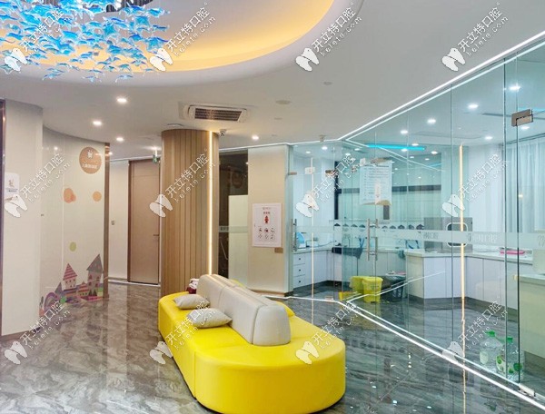 二樓大廳等候處